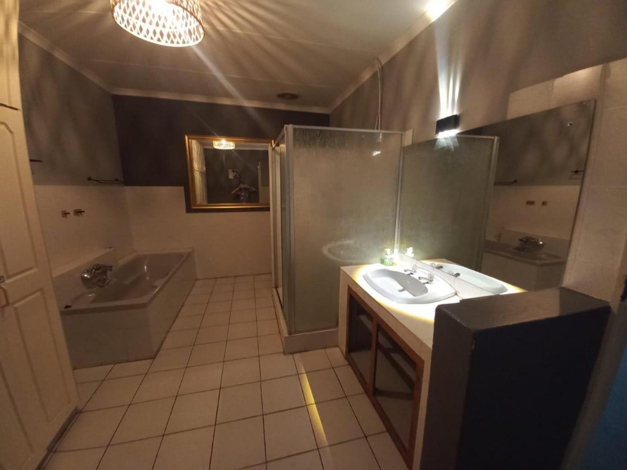 Anri Guesthouse Bloemfontein Eksteriør bilde
