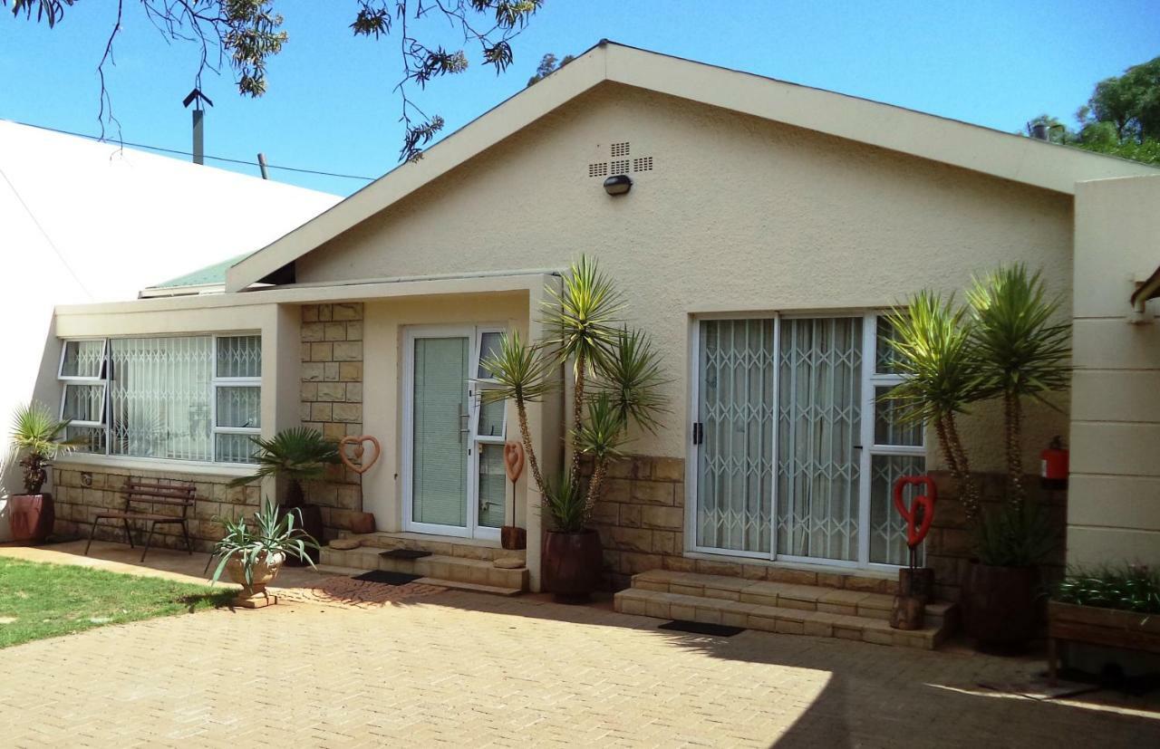 Anri Guesthouse Bloemfontein Eksteriør bilde